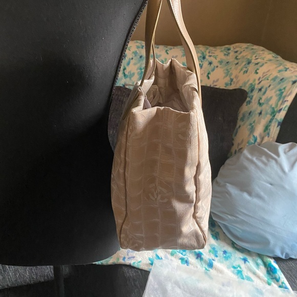 Chanel Beige Tote Bag - Picture 4 of 8